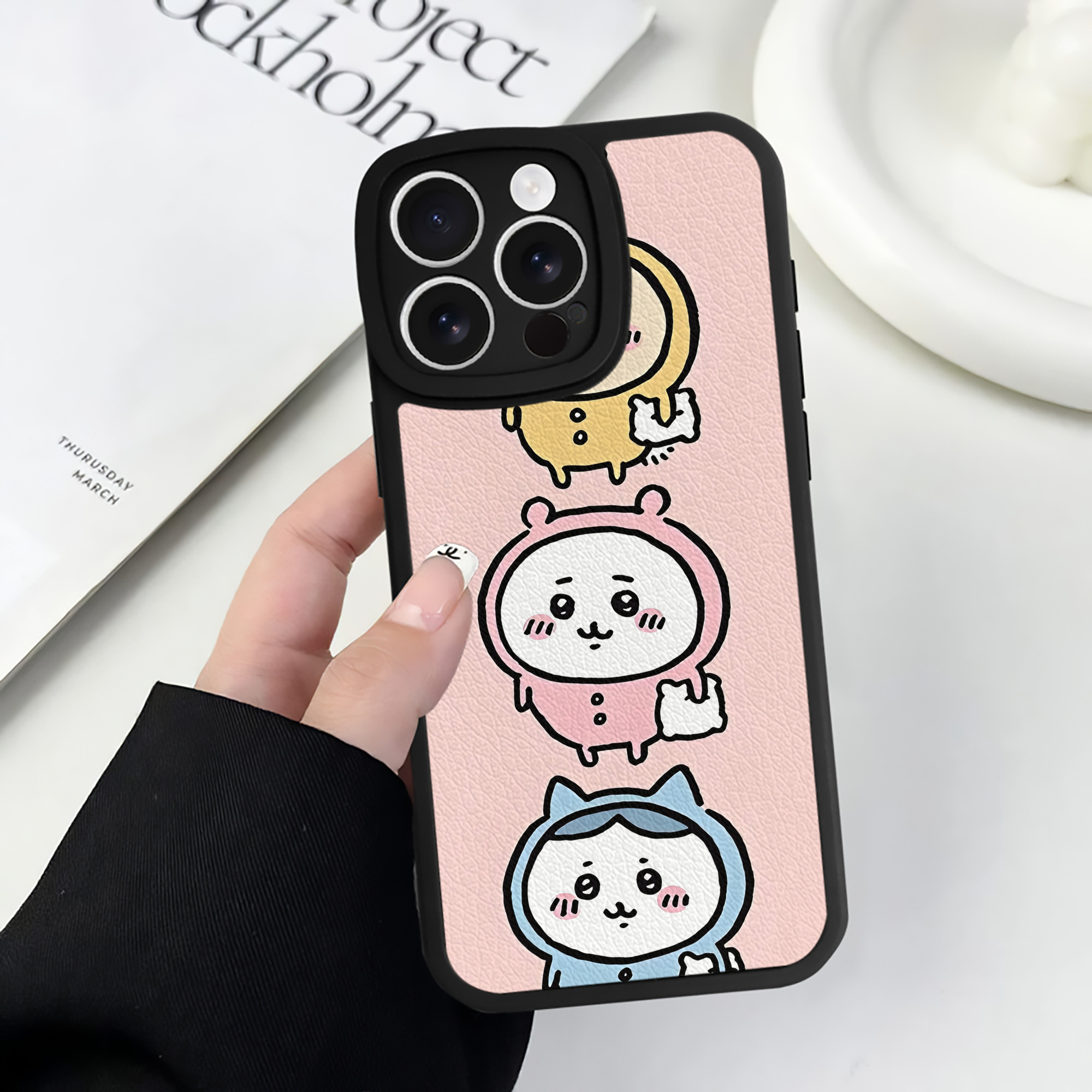 （画像用） ちいかわ Chii-kawa 【iPhone 16シリーズ対応】シリコンスマホケース（レザー調） 材質：シリコン